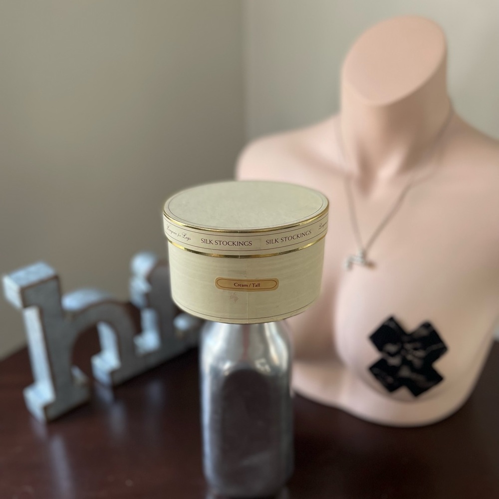 Vintage Victorias Secret 100% Silk Stockings Cream Sz Tall New